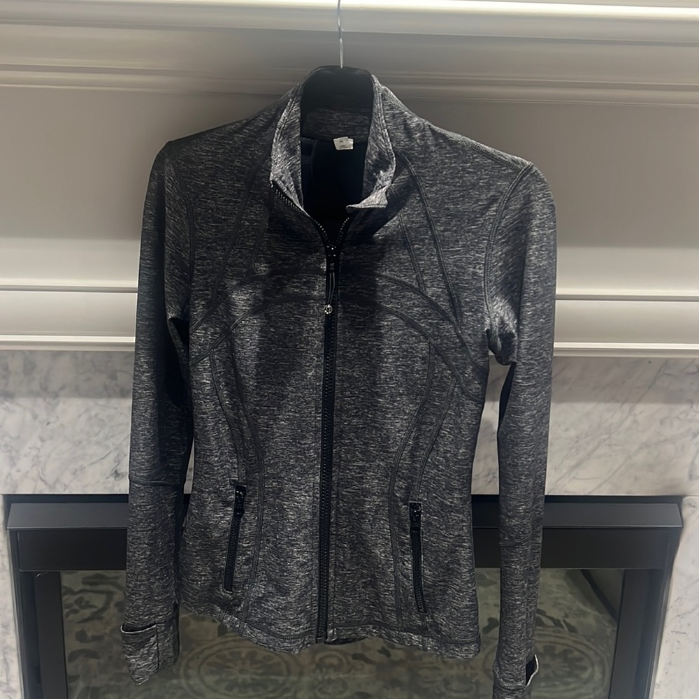 Lululemon Define Active Jacket Dark Gray/White - Workout Activewear Athletic- 6